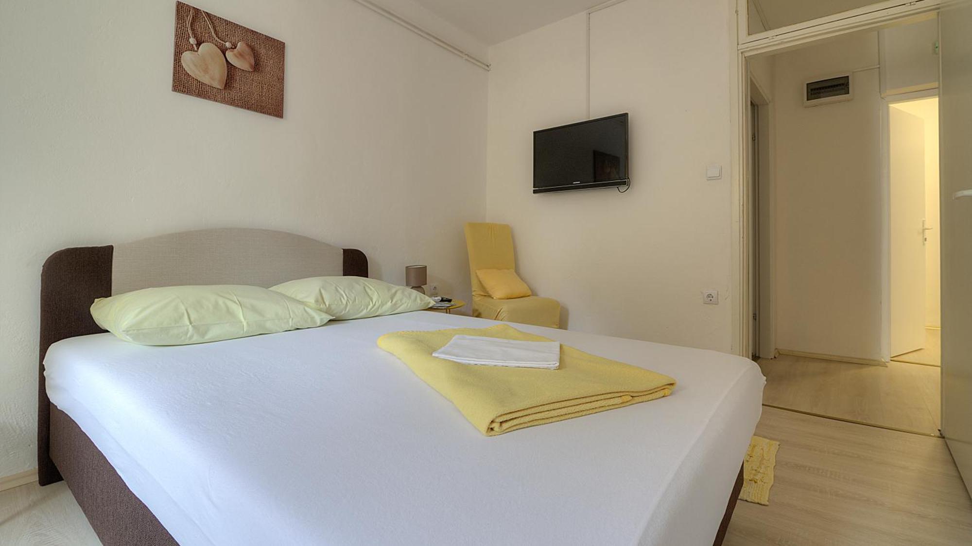 Apartments & Rooms Josephine Сень Екстер'єр фото
