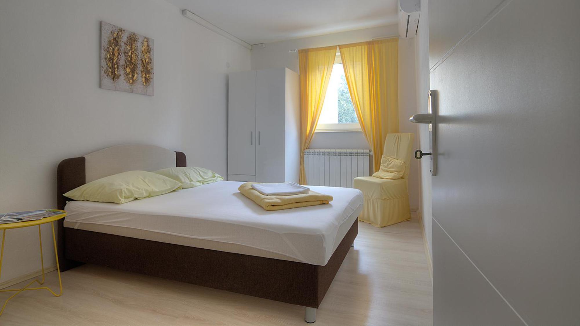 Apartments & Rooms Josephine Сень Екстер'єр фото