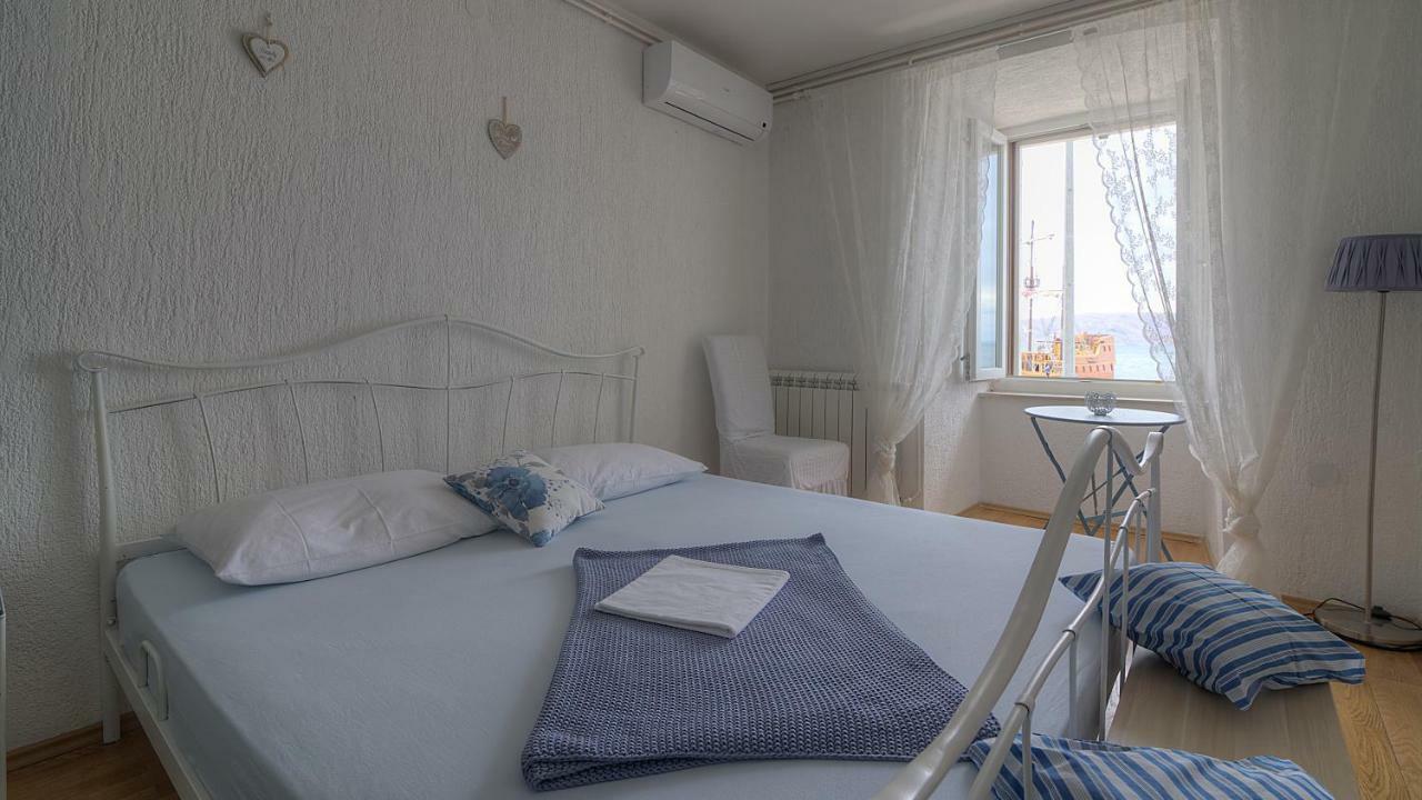 Apartments & Rooms Josephine Сень Екстер'єр фото