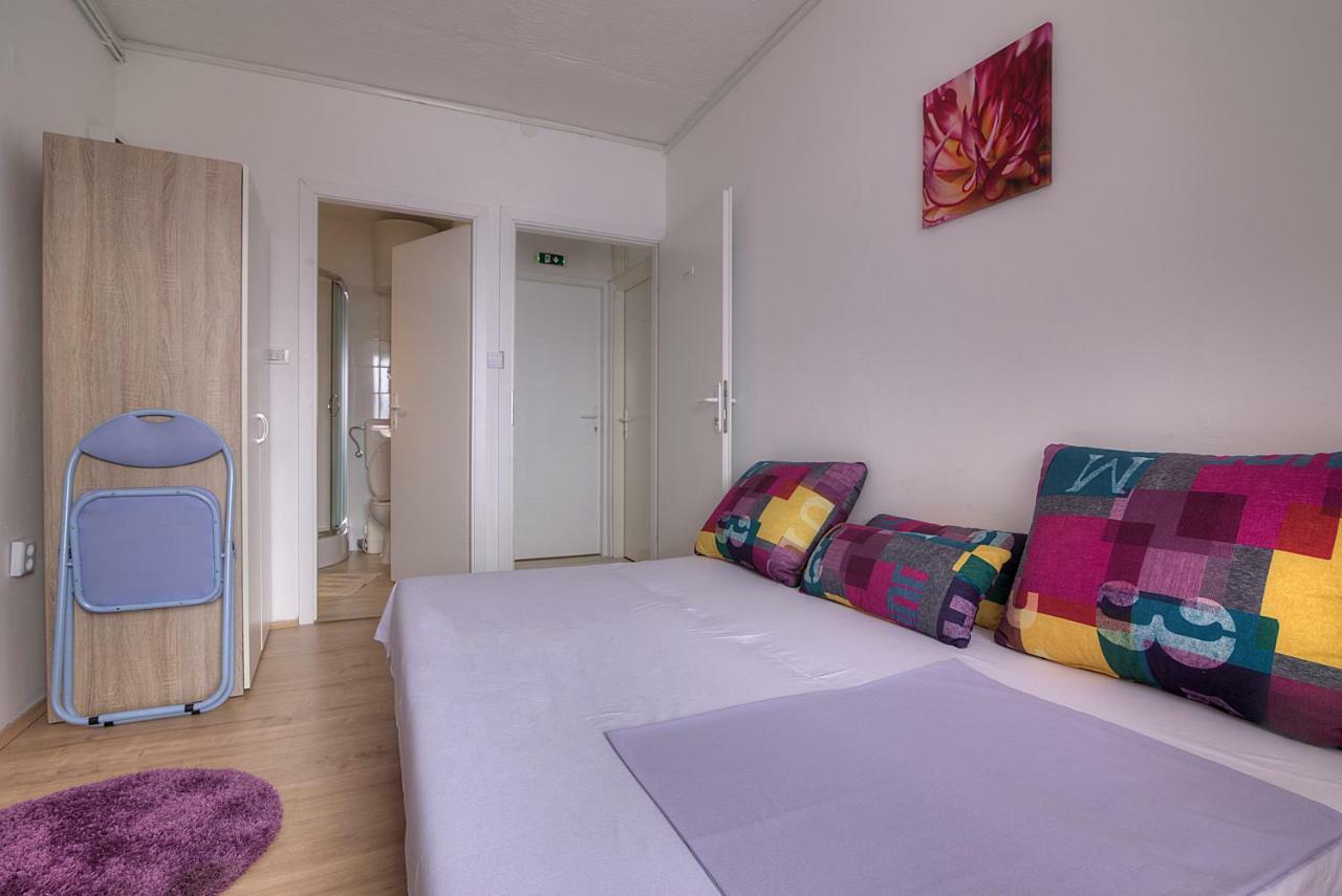 Apartments & Rooms Josephine Сень Екстер'єр фото
