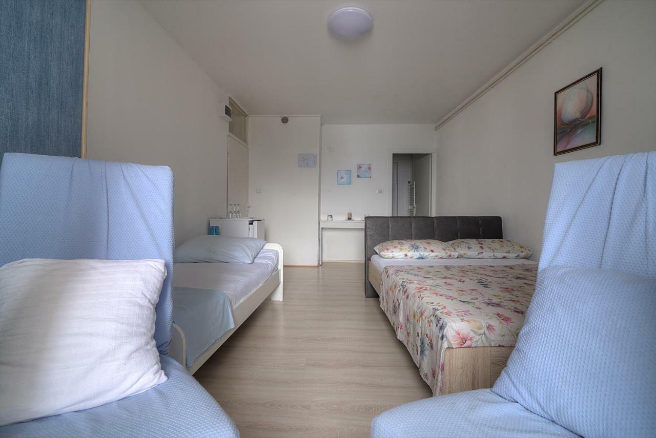 Apartments & Rooms Josephine Сень Екстер'єр фото