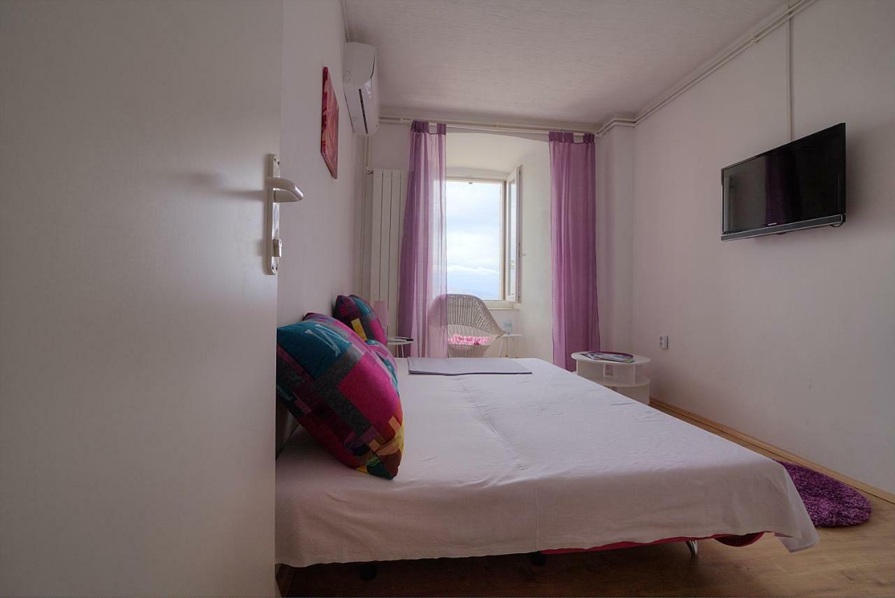 Apartments & Rooms Josephine Сень Екстер'єр фото