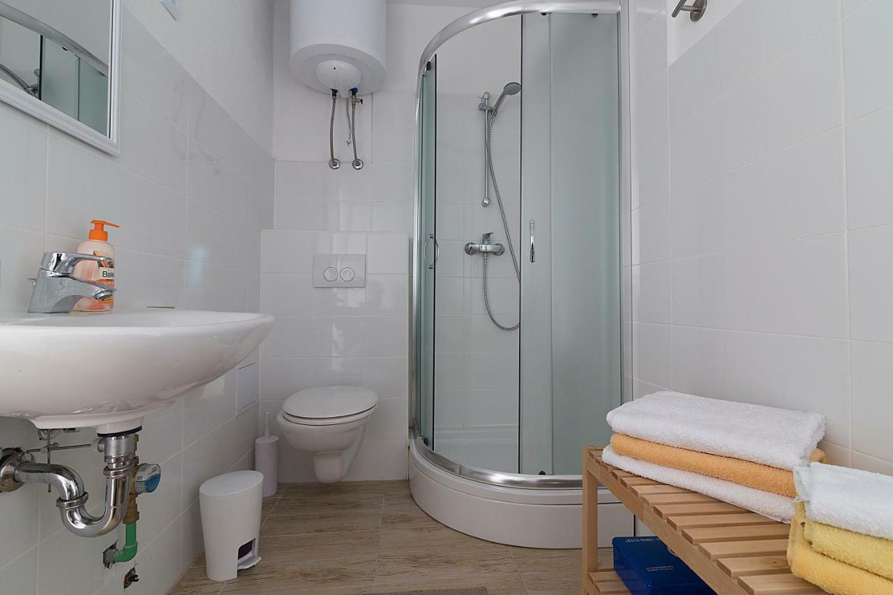 Apartments & Rooms Josephine Сень Екстер'єр фото